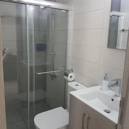 Tico Court Apartament Periwolia