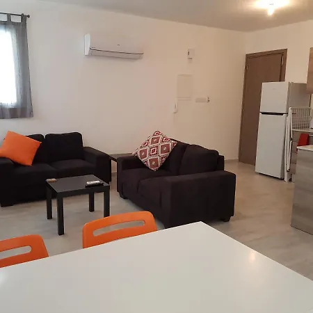 Tico Court Apartament Periwolia