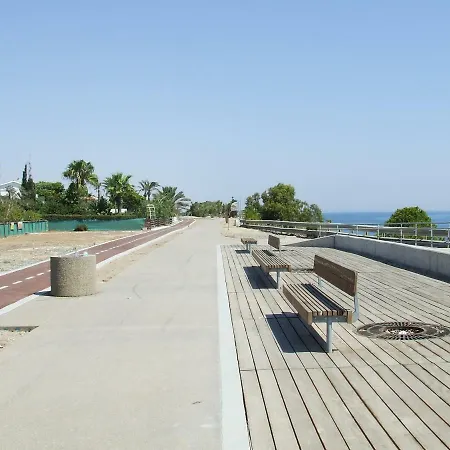 Tico Court * Perivolia
