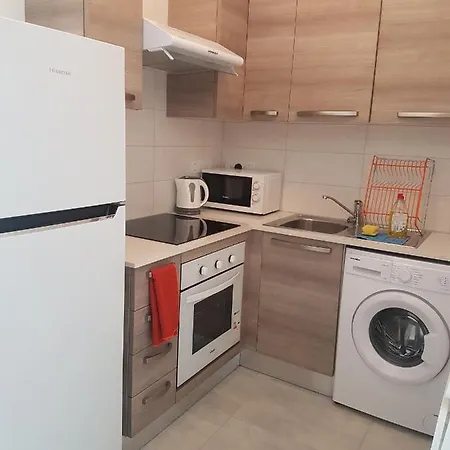 Tico Court * Perivolia